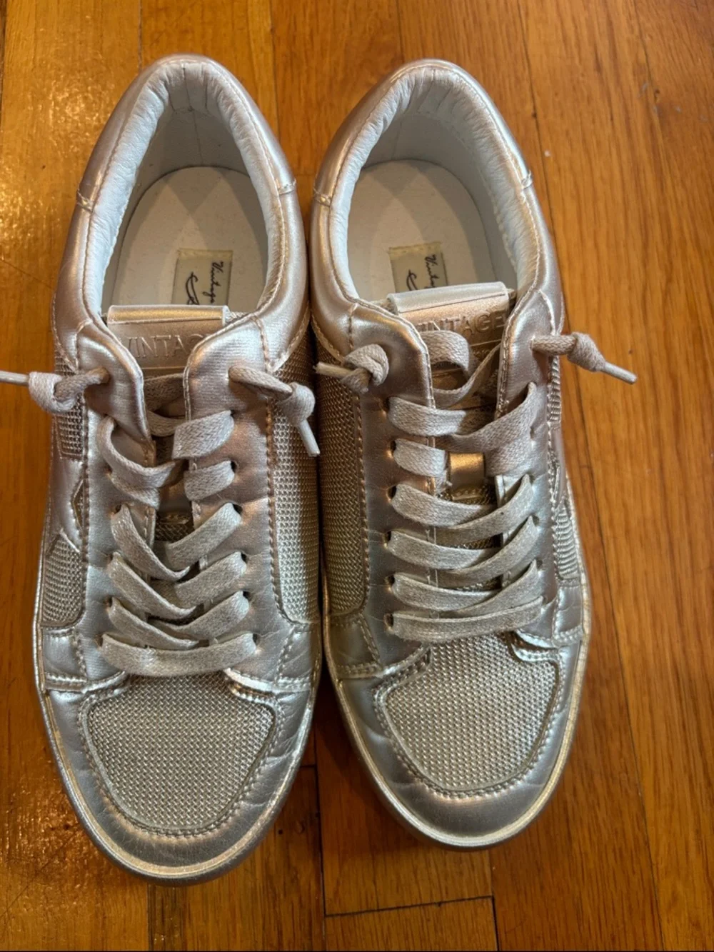 Vintage Havana Metallic Goldish/Silver Star Sneakers Sz 6